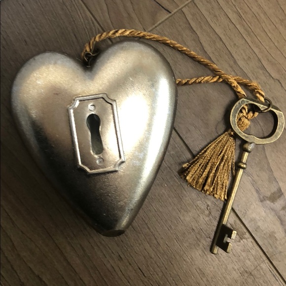 Baby’s First Christmas Heart and Lock Ornament - Picture 3 of 6